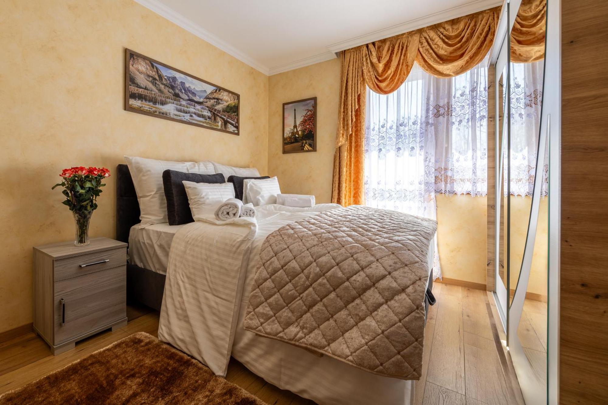 Bed and Breakfast Voeroes Alom Panzio à Tiszakécske Extérieur photo